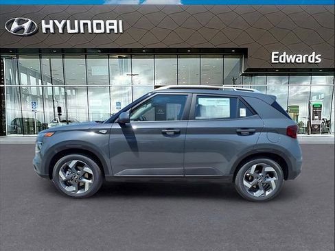 New 2025 Hyundai Venue SEL image 3