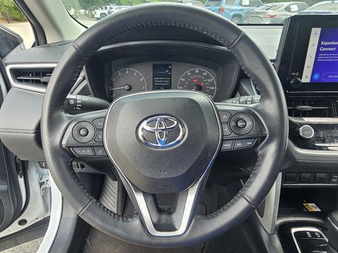 Used 2023 Toyota Corolla Cross LE w/ Moonroof Package AWD/4WD image 23
