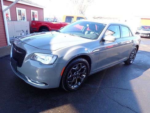 Used 2018 Chrysler 300 S w/ 300S Premium Group image 3