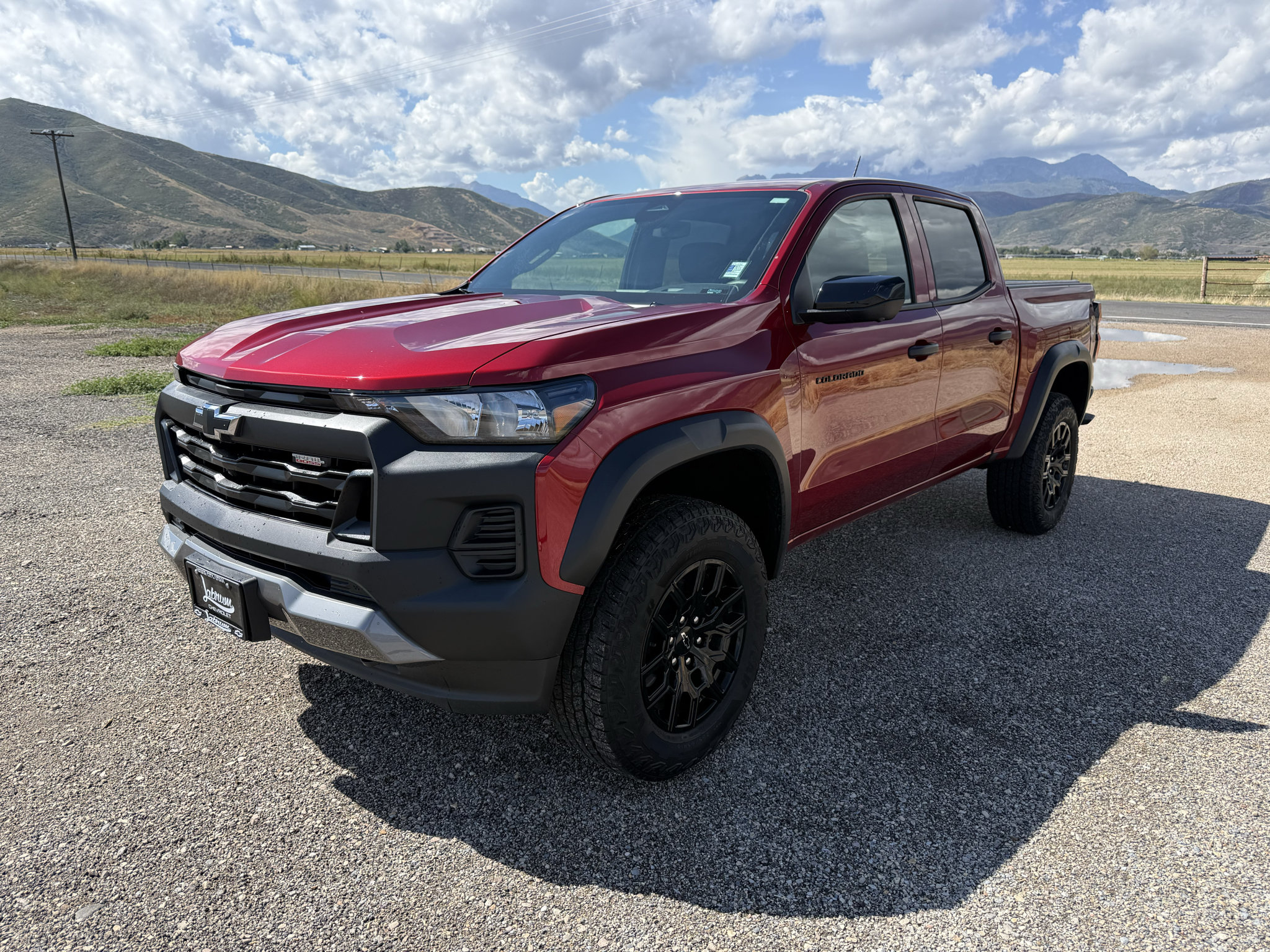Used 2024 Chevrolet Colorado Trail Boss w/ Technology Package AWD/4WD image 3