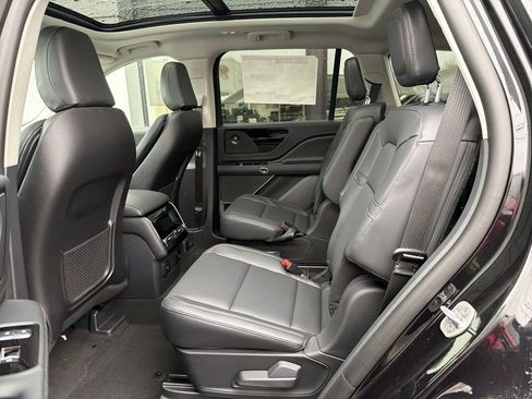New 2026 Lincoln Aviator AWD image 6