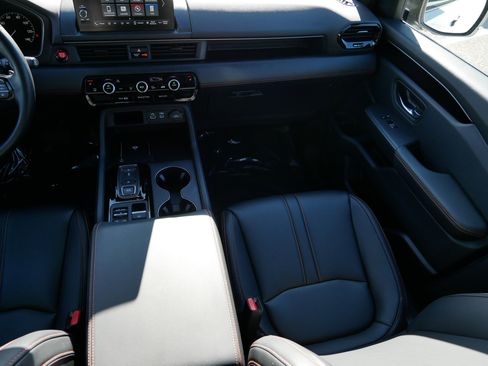 Certified 2024 Honda Pilot TrailSport image 11