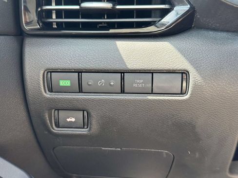 Used 2020 Nissan Sentra SV FWD image 25