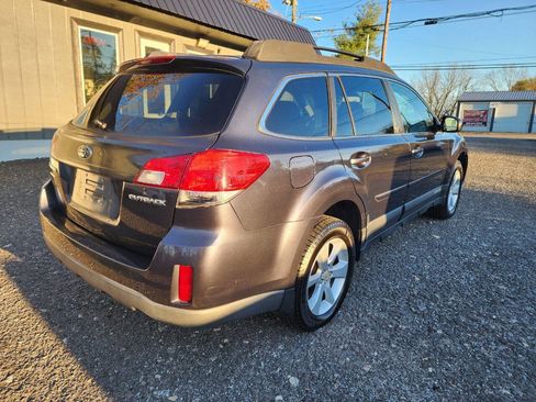 Used 2013 Subaru Outback 2.5i Premium w/ All-Weather Pkg image 5