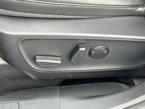 Used 2025 Ford Escape ST-Line w/ Tech Pack #1 AWD/4WD image 17