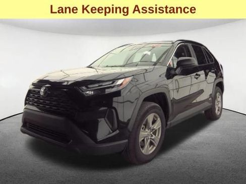 Used 2025 Toyota RAV4 LE AWD/4WD image 4