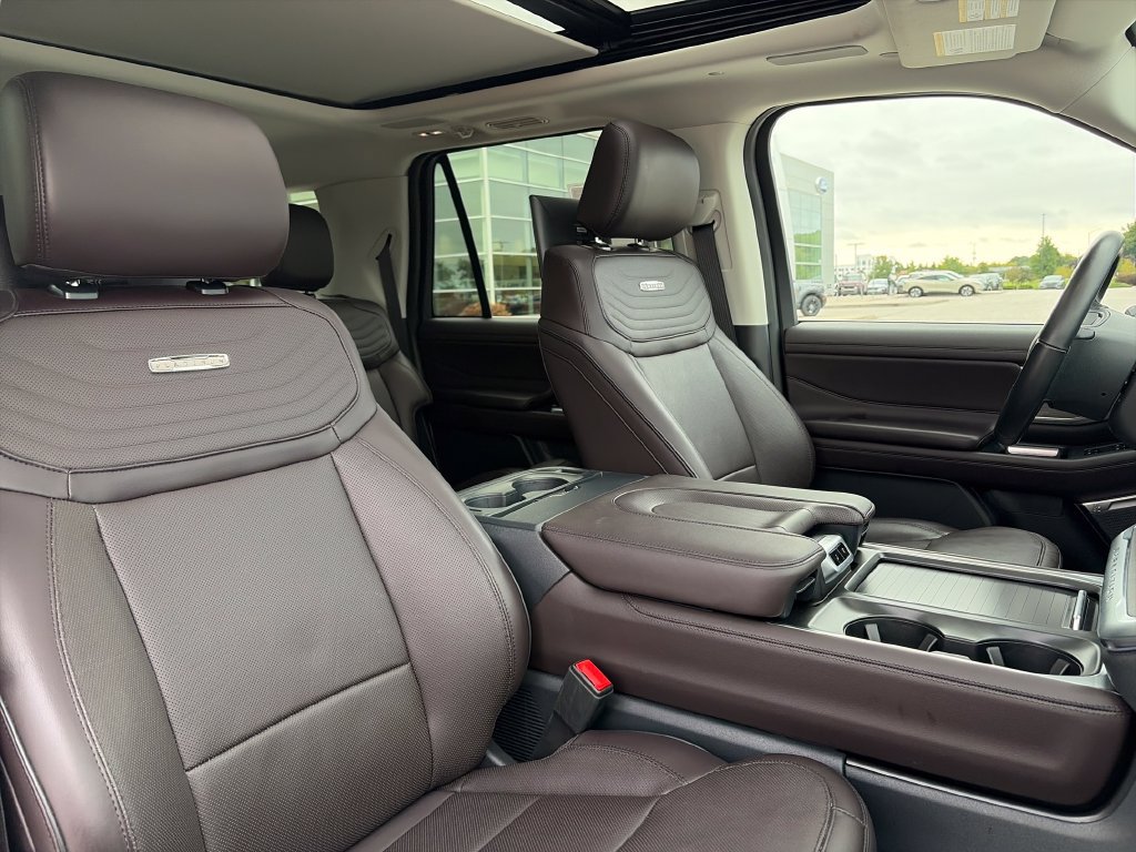 Used 2026 Ford Expedition Max Platinum w/ Platinum Ultimate Package AWD/4WD image 15