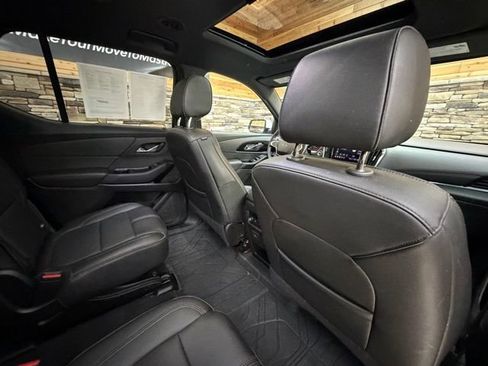 Used 2023 Chevrolet Traverse RS AWD/4WD image 35