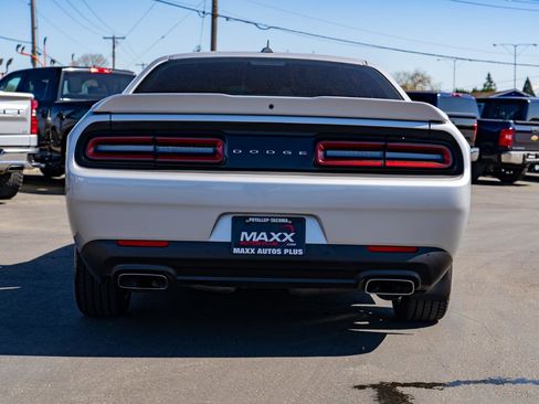Used 2020 Dodge Challenger R/T RWD image 10