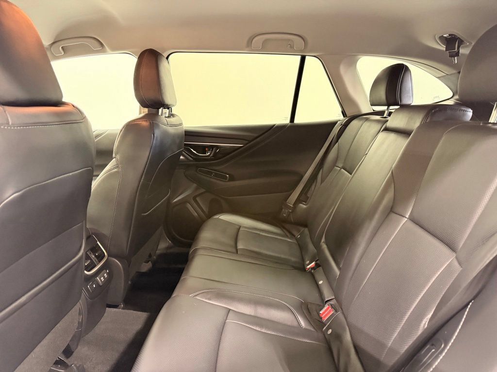Used 2022 Subaru Outback Limited AWD/4WD image 21