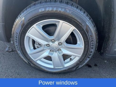 Used 2022 Jeep Compass Latitude image 26