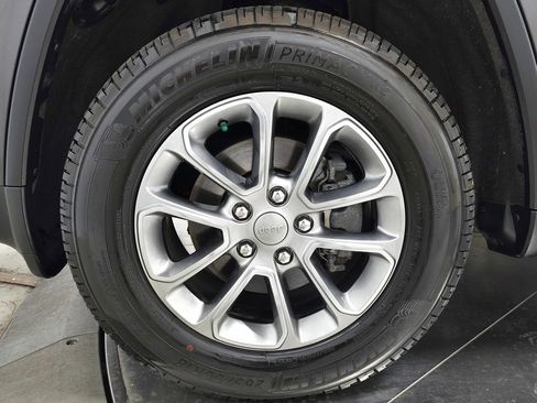 Used 2015 Jeep Grand Cherokee Limited AWD/4WD image 13