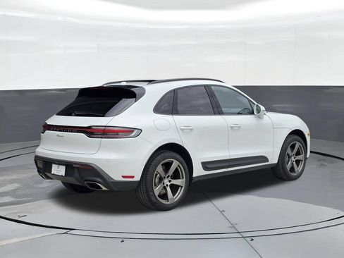 Used 2026 Porsche Macan AWD/4WD image 8