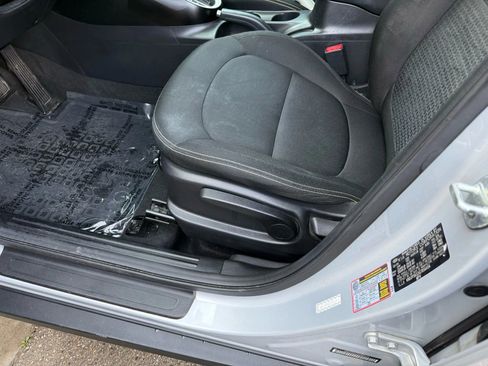 Used 2016 Kia Soul + image 9