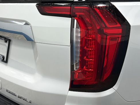 Used 2022 GMC Yukon Denali w/ Denali Ultimate Package AWD/4WD image 43