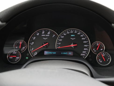 Used 2006 Chevrolet Corvette Convertible w/ Preferred Equipment Group RWD image 9