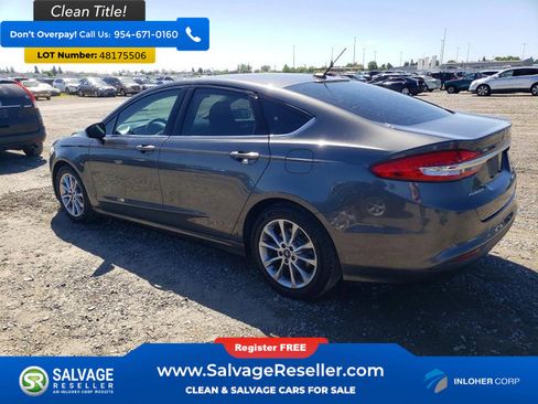 Used 2017 Ford Fusion SE w/ Fusion SE Technology Package image 3