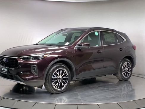 New 2023 Ford Escape SE w/ PHEV Premium Package FWD image 4
