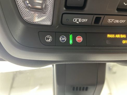 Used 2018 Chevrolet Equinox Premier image 29