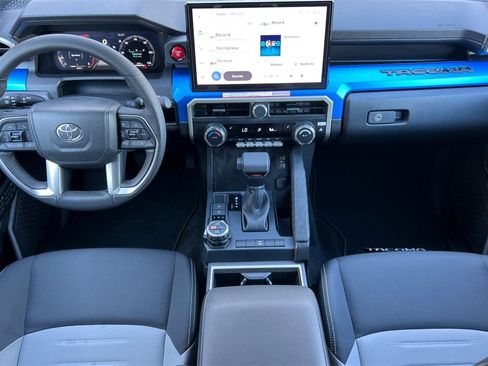 Certified 2025 Toyota Tacoma TRD Off-Road image 16