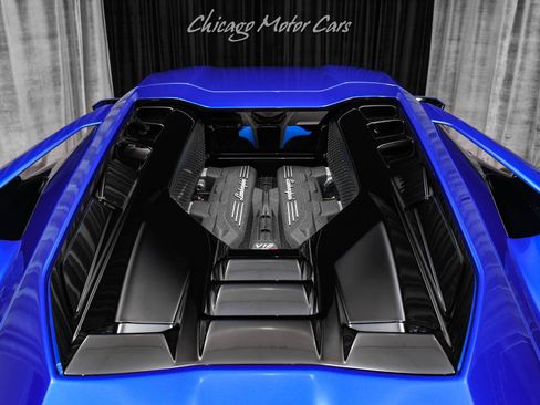 Used 2025 Lamborghini Revuelto image 35