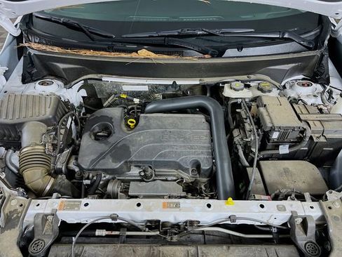 Used 2024 GMC Terrain SLE image 25