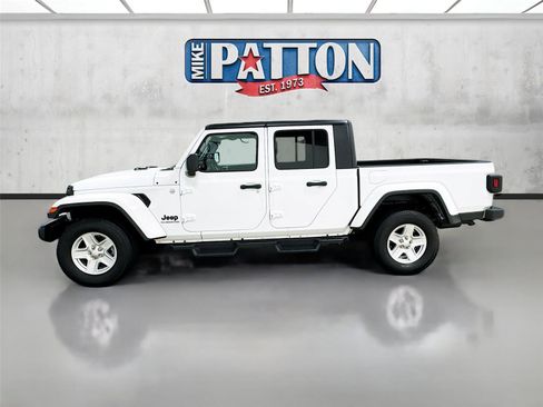 Used 2021 Jeep Gladiator Sport image 4