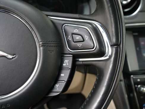 Used 2016 Jaguar XJ L Portfolio image 30