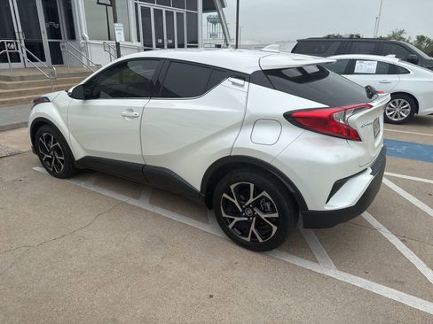 Used 2019 Toyota C-HR Limited image 2