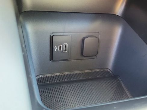 Used 2026 Ford Explorer Active RWD image 11