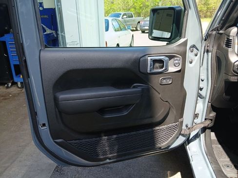 New 2026 Jeep Gladiator Sport image 29