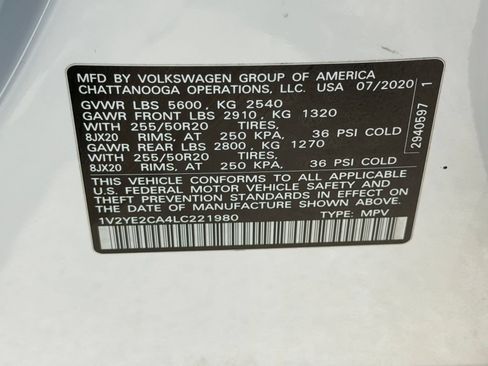 Used 2020 Volkswagen Atlas Cross Sport SE FWD image 21