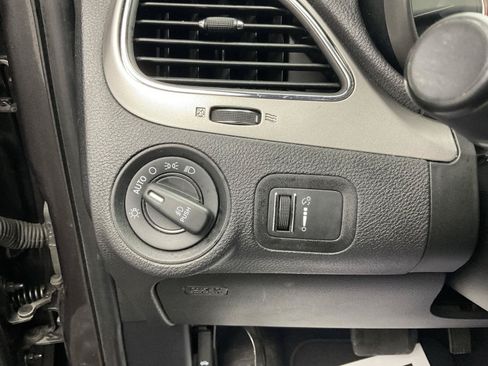 Used 2017 Dodge Journey Crossroad w/ Popular Equipment Group FWD image 13