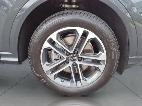 Used 2025 Audi Q5 Premium w/ Convenience Package image 7