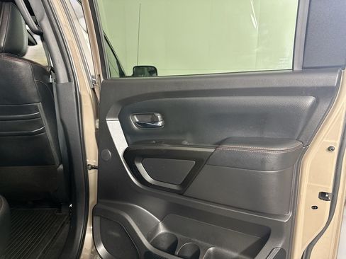 Used 2021 Nissan Titan PRO-4X w/ Pro-4x Convenience Package AWD/4WD image 32