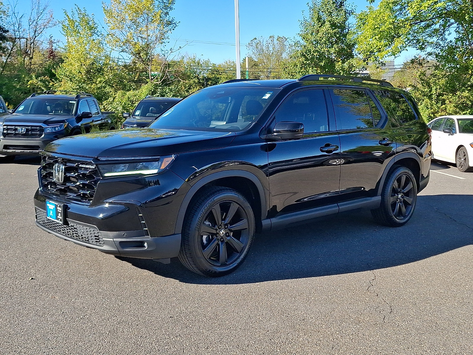 Used 2025 Honda Pilot Black Edition image 3