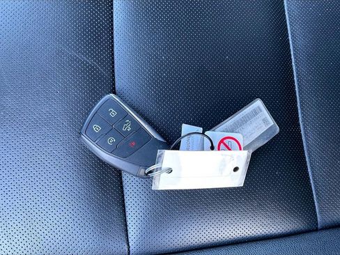 Used 2025 GMC Sierra 1500 SLT image 11