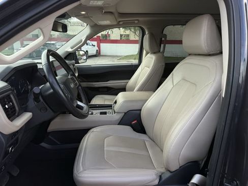 Used 2024 Ford Expedition Max Limited RWD image 29