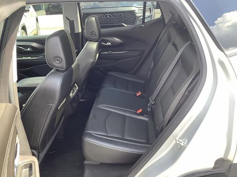 Used 2022 GMC Terrain SLT w/ Infotainment Package II AWD/4WD image 8