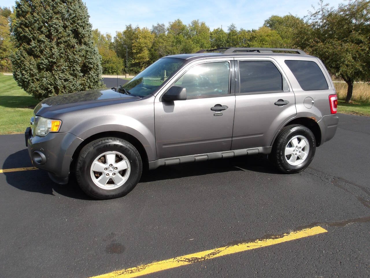Used 2010 Ford Escape XLT AWD/4WD image 9