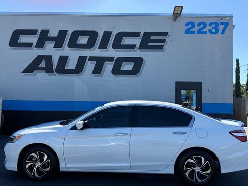 Used 2017 Honda Accord LX image 22