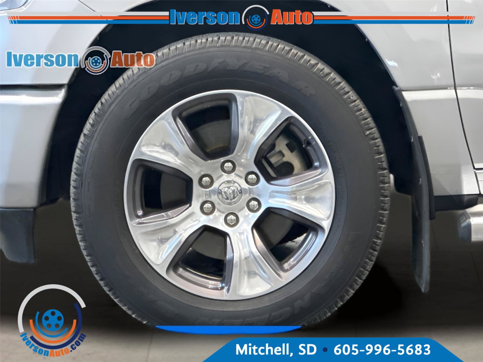 Used 2024 RAM 1500 Laramie AWD/4WD image 11