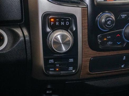 Used 2018 RAM 1500 Laramie w/ Convenience Group AWD/4WD image 19