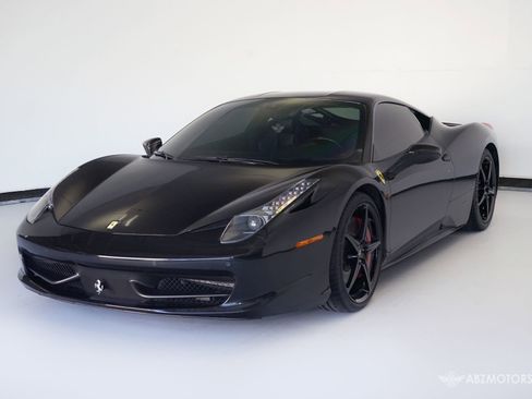 Used 2011 Ferrari 458 Italia Base image 2