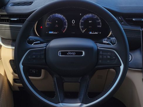 New 2025 Jeep Grand Cherokee L Limited w/ Luxury Tech Group II image 12