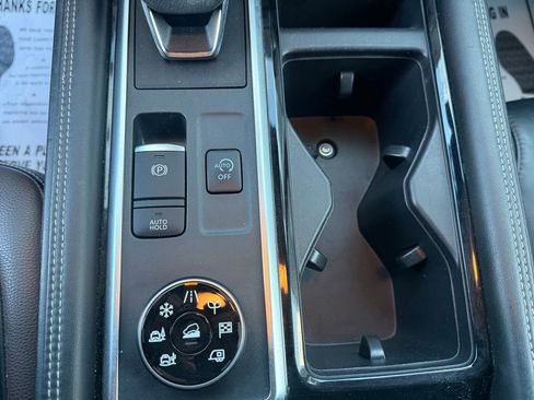 Used 2022 Nissan Pathfinder Platinum w/ Cargo Package image 31