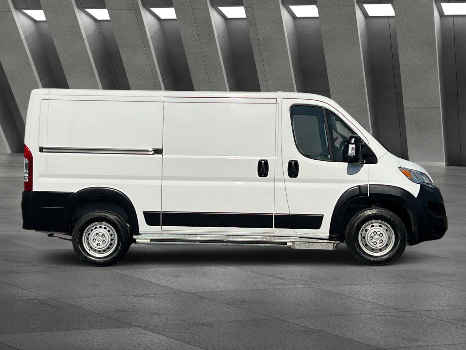 Used 2025 RAM ProMaster 2500 w/ U-Haul Equipment Group FWD image 3