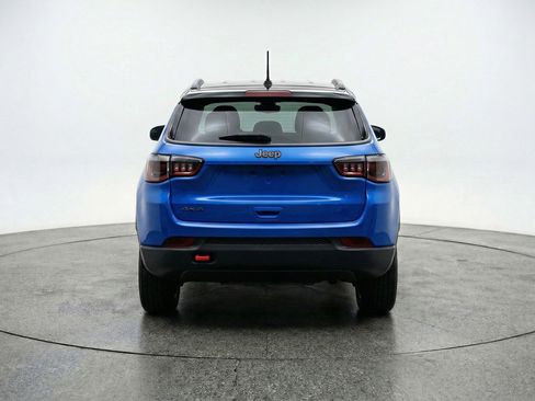 Used 2025 Jeep Compass Trailhawk AWD/4WD image 7