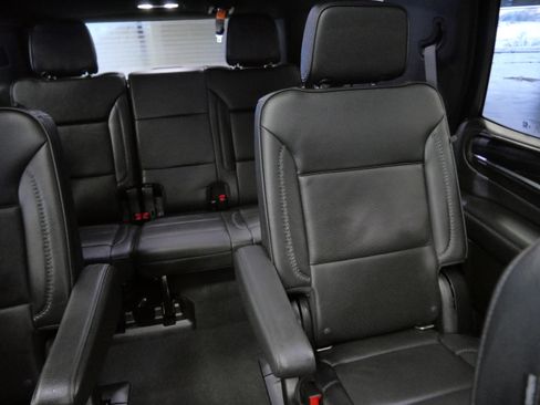 Used 2022 GMC Yukon Denali w/ Denali Premium Package image 14