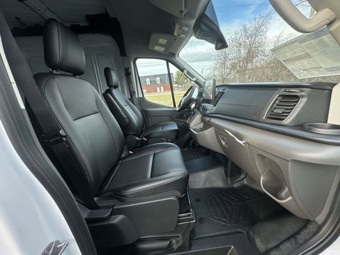 New 2026 Ford Transit 250 148 Medium Roof RWD image 23